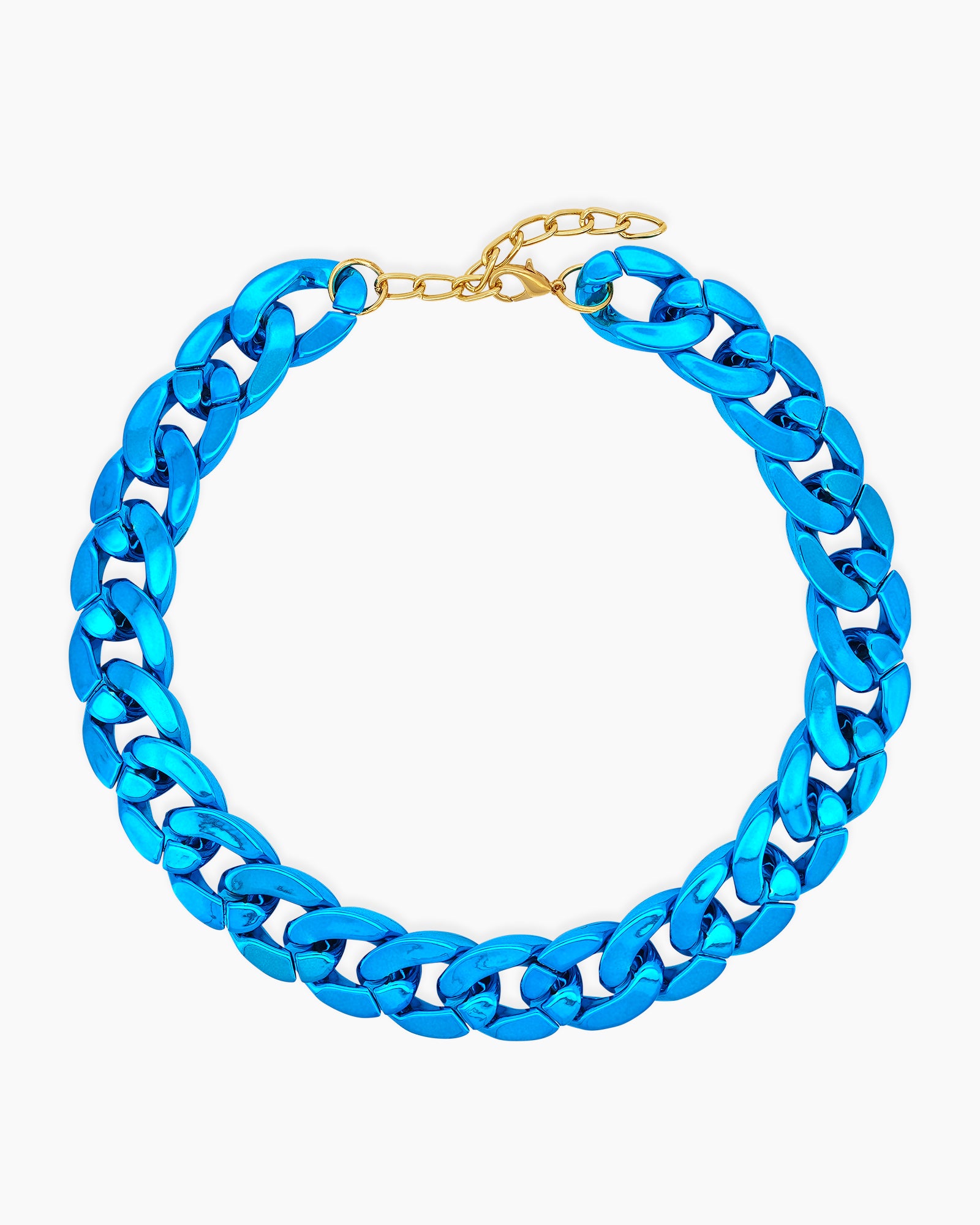 A blue necklace of oversized curb links with a high-gloss metallic finish for an expressive look