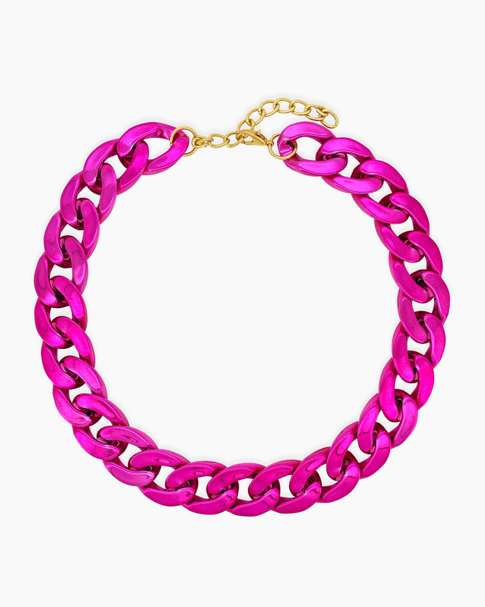 A magenta necklace of oversized curb links with a high-gloss metallic finish for an expressive look